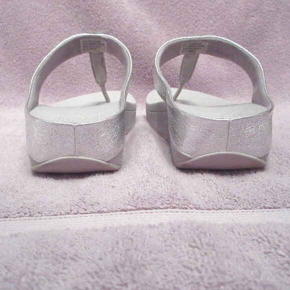 FitFlop Fino Glitzy Crystals Toe Post Sandals Size 10 Silver Metallic Flip Flops - Picture 10 of 11